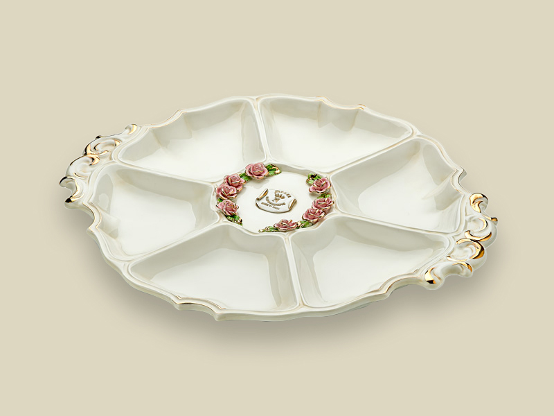 TRAY WITH ROSES
